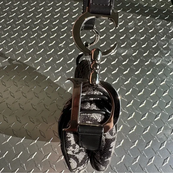 Dior Vintage Oblique Saddle Bag in Black - Picture 5 of 9